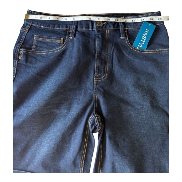 Dark Blue Denim Shorts. Size 16. - Picture 8 of 8